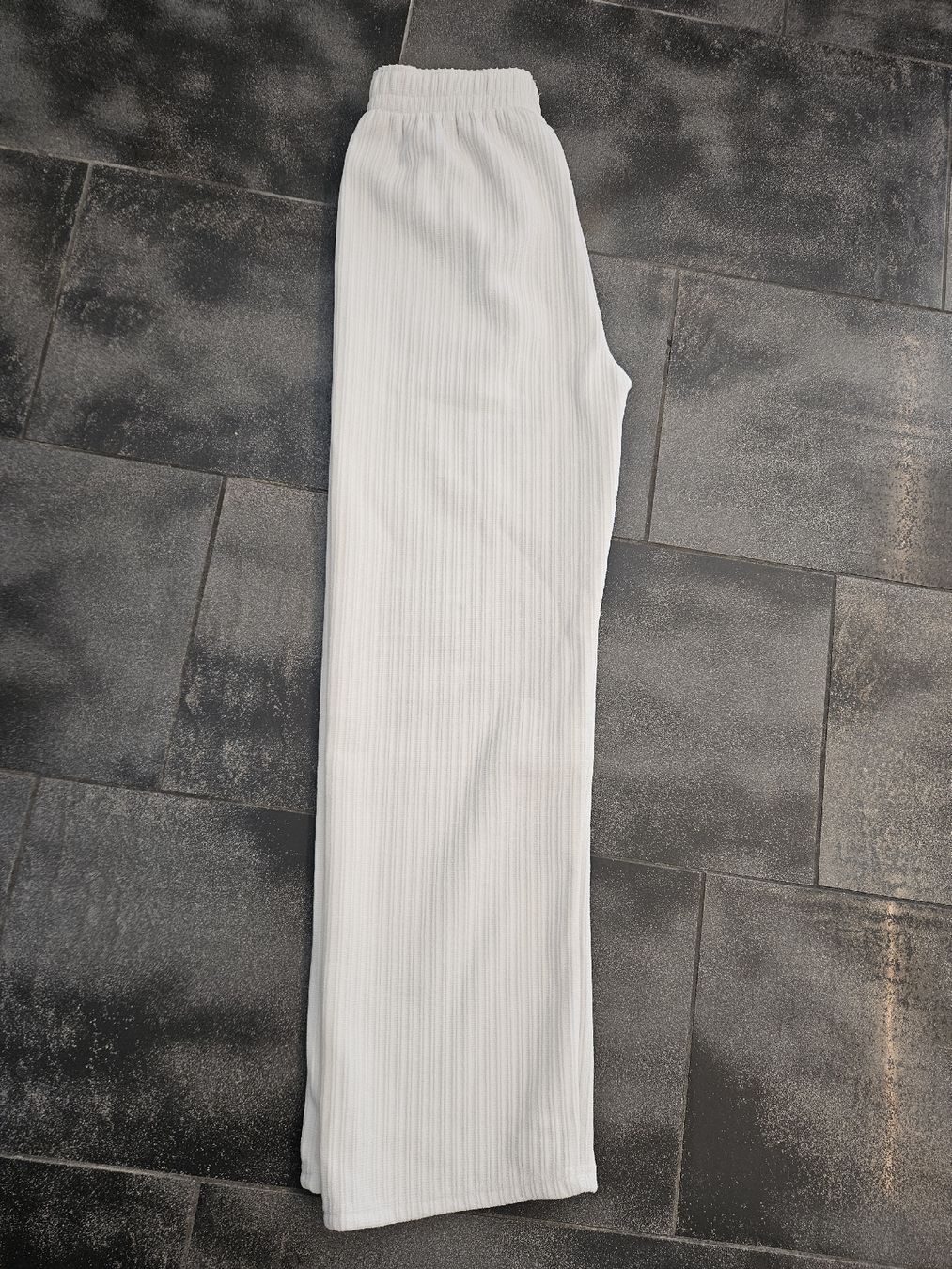 Pantalons: Damen Hose gerippt creme elastischer Bund  – Neuf (Voir description) à Anwil par nomolnoi 2