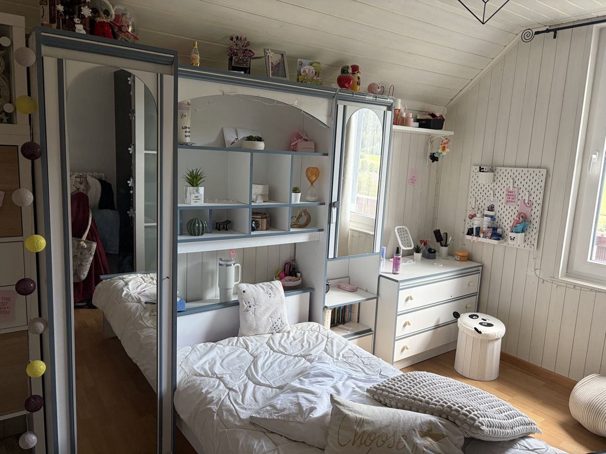 Letti: Ensemble chambre enfant lit bureau commode état usagé – Usato da St-Imier venduto da MMD73. 3