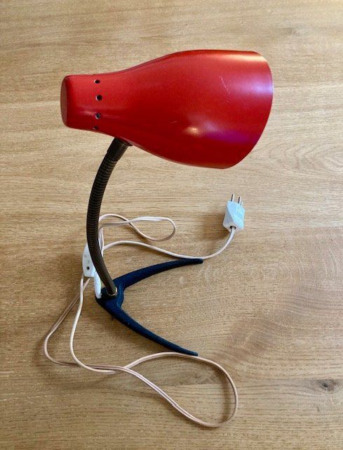 Lampen: Tischlampe rot - mid century – Gebraucht aus Luzern von Rsubita