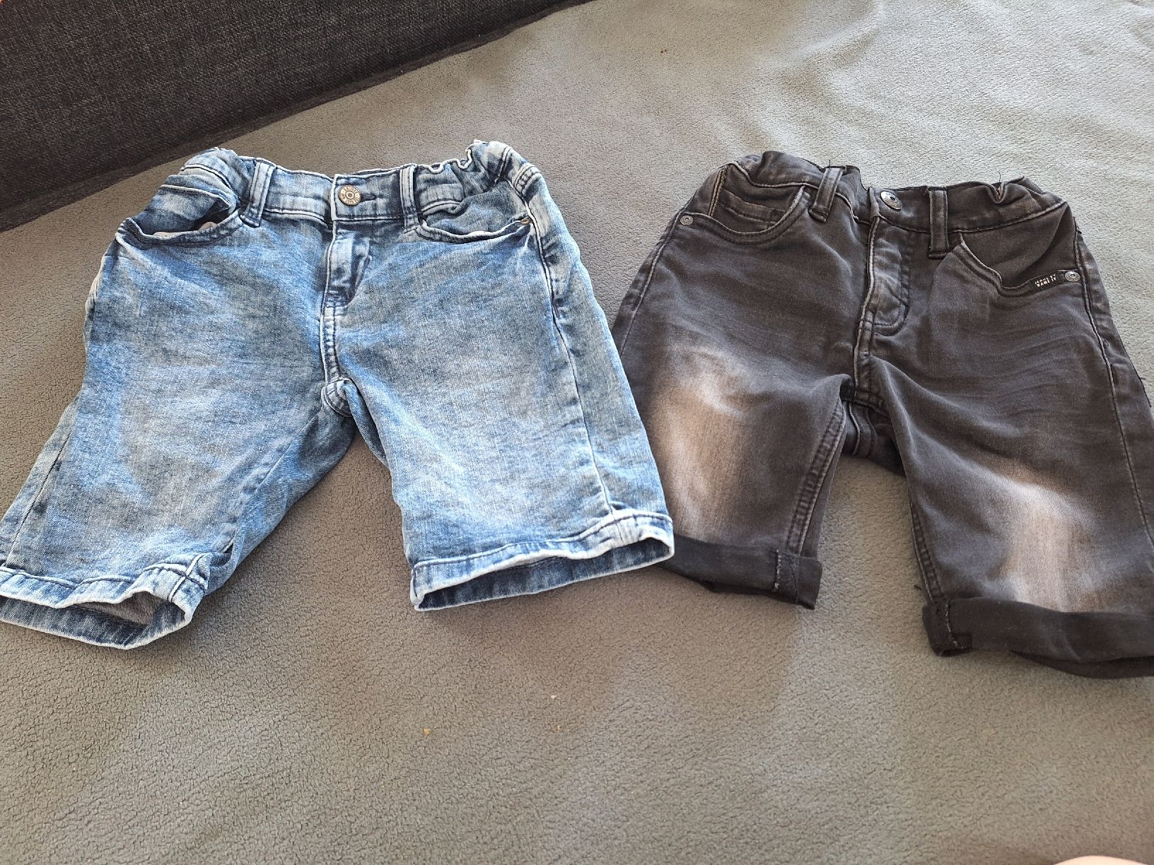 Lotti & Set di vestiti: Kurze Hosen 122 – Usato da Dällikon venduto da Sonnenblume-111