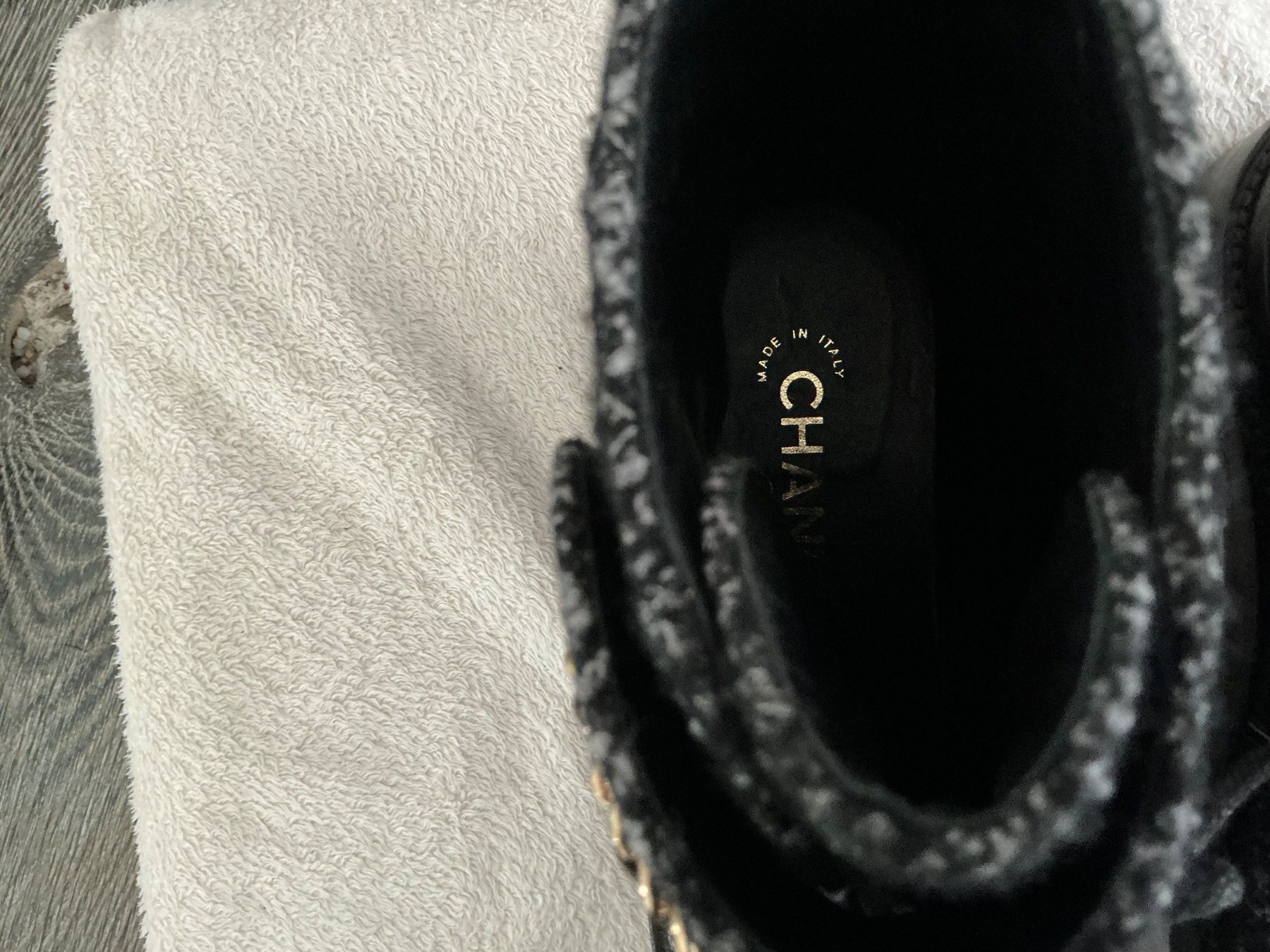 Chanel Scarpe da donna: Chanel Boots original Gr. 38.5 – Usato da Hittnau venduto da Flieger63 5