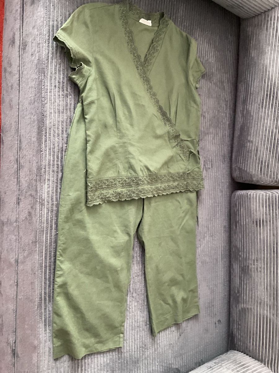 Anzüge & Kostüme: Ensemble Lin/coton couleur verte taille 46 – Gebraucht aus Düdingen von Yellow