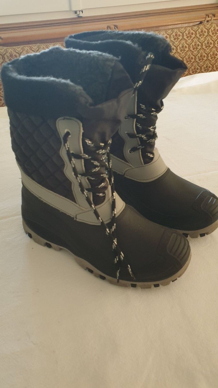 Scarpe da uomo: Warme Winterstiefel Gr.38 Grau/Schwarz – Nuovo (secondo la descrizione) da Biel/Bienne venduto da Bormida70 1