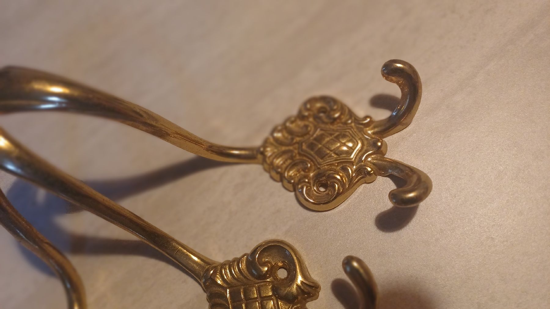 Porte manteau: 3 Wandhaken aus Messing  – D'occasion à Flawil par Naphtali 1