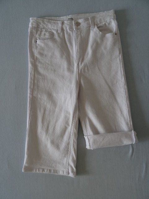Jeans: Jeans kurze Hose weiss Gr. 40 – Nuovo (secondo la descrizione) da Bazenheid venduto da Aebi55