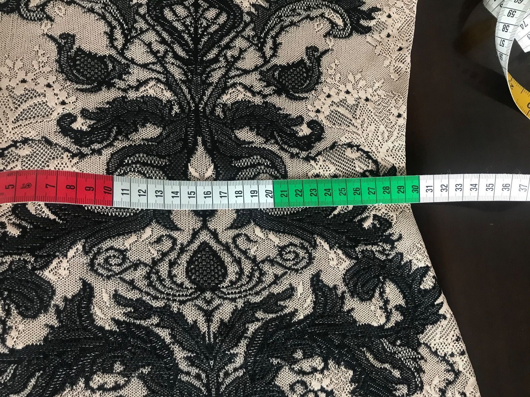 Alexander Mcqueen Vestiti: Alexander Mcqueen  Kleid – Usato da Bäch SZ venduto da ruslena29 6