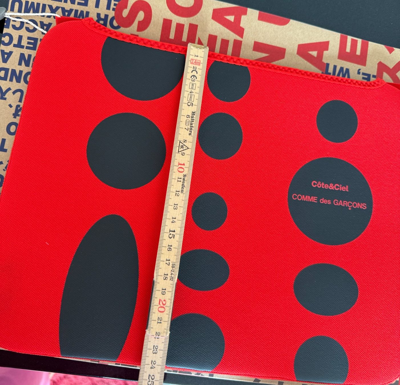 Coques & Sacs: New Comme des Garçons Macbook Air 11'' and 13'' case – Neuf avec emballage d'origine à St-Sulpice VD par juhdu 4