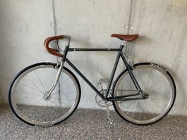Minimalist urban single-speed / fixie bike new