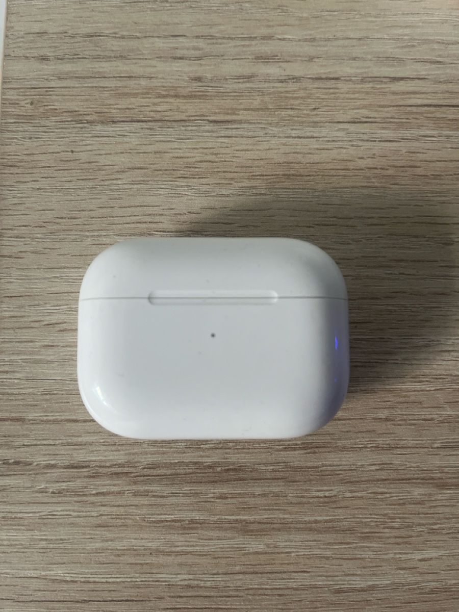 Apple Caricabatterie: Boîte AirPods – Usato da Biel/Bienne venduto da cha_dcr6
