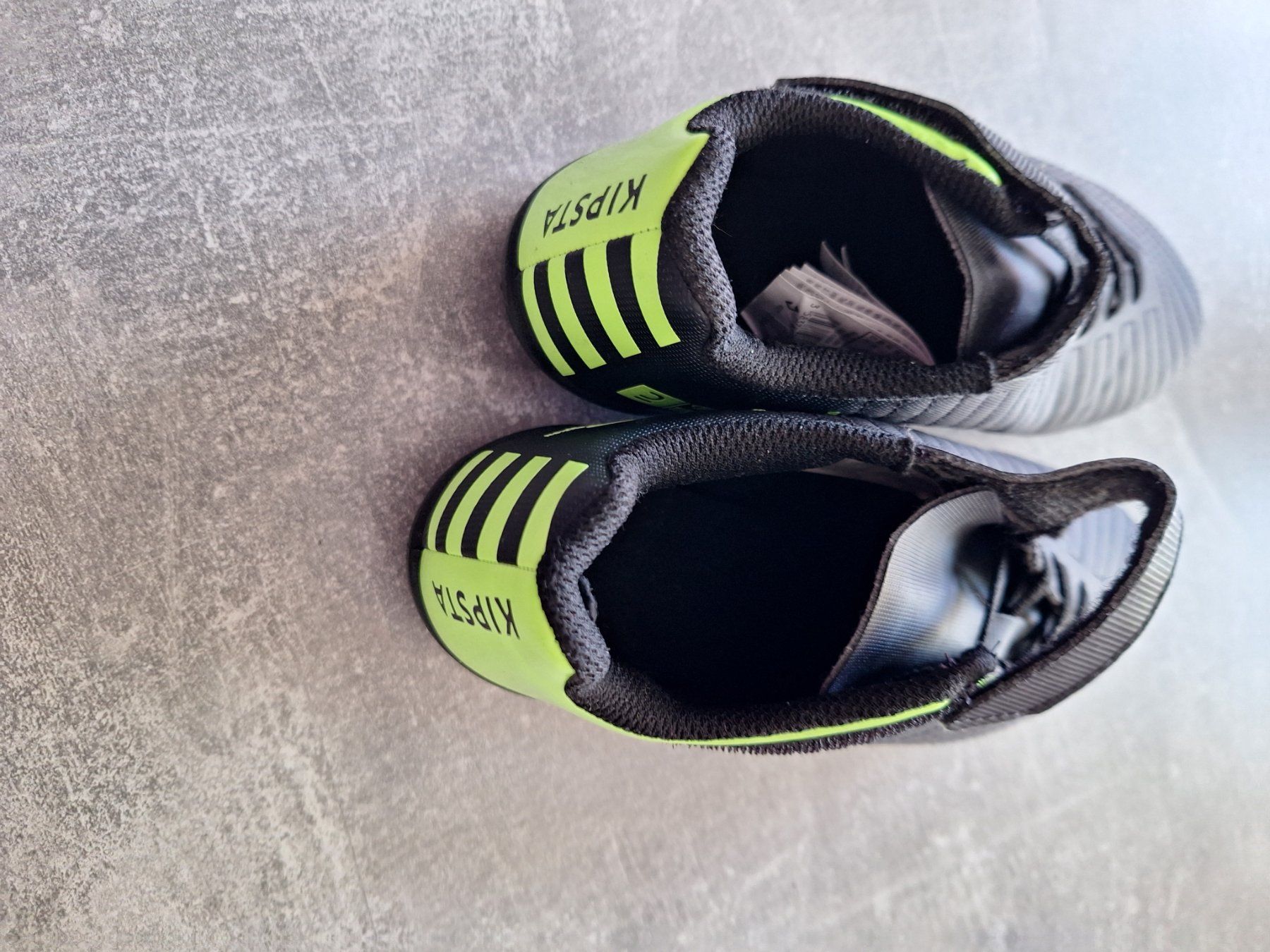 Scarpe per ragazzi: Fussball Schuhe Grösse 34 – Usato da Egerkingen venduto da Niceli1 1