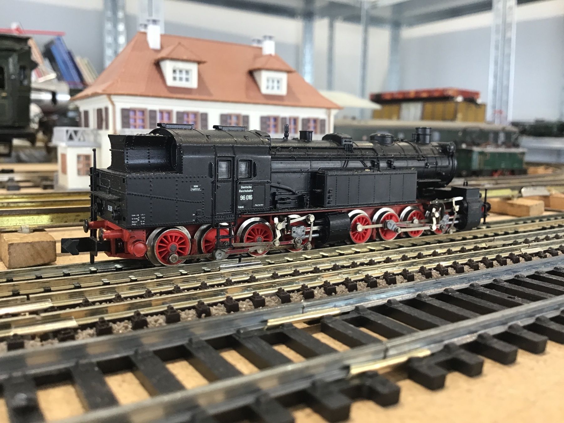 Arnold Modellini di ferrovie: ARNOLD N Dampflokomotive BR 98 016, – Usato da Männedorf venduto da Modellbau-wyss 2