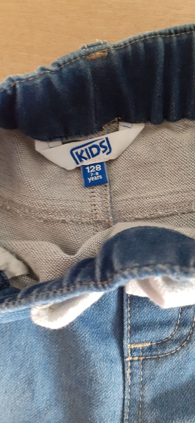 Pantaloni: Jeans Shorts Gr. 128 – Usato da Winterthur venduto da fabelwin 2
