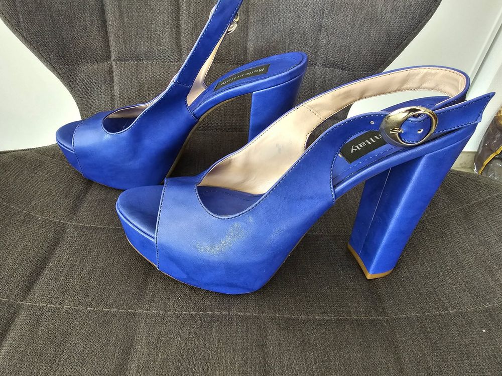 Sandales Minelli à Pampilles En Cuir Bleu Pétrole - Taille 40, Talon Plat, état Très Bon