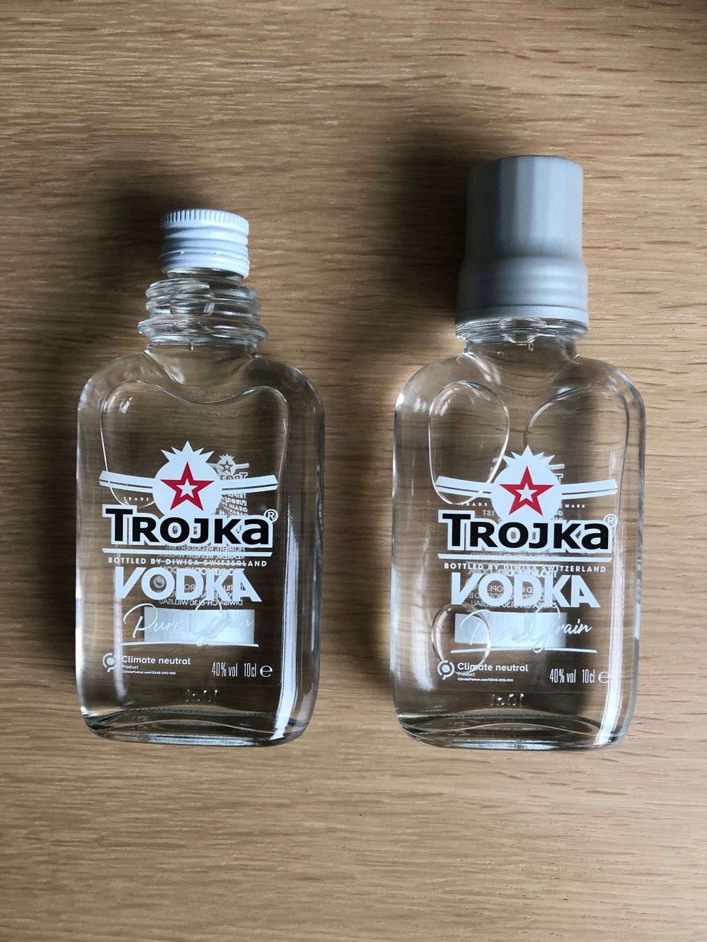 Trojka Bevande alcoliche: TROJKA Vodka reines Getreide 40%Vol 10cl – Nuovo (secondo la descrizione) da Wald ZH venduto da mlnt