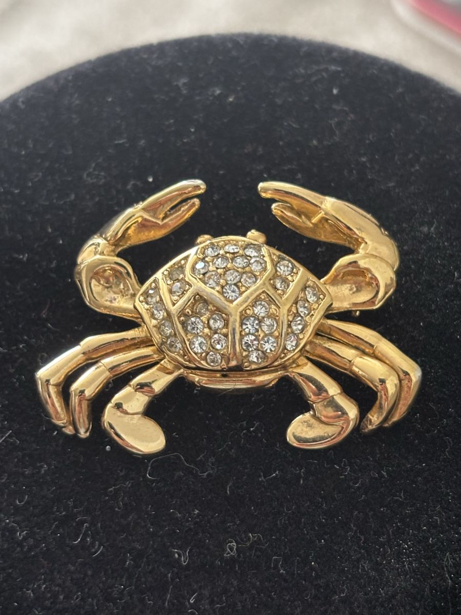 Dior Broschen & Nadeln: Vintage Dior Brosche Krebs Vergoldet mit Steinen  – Gebraucht aus Uznach von Vintage2022. 1