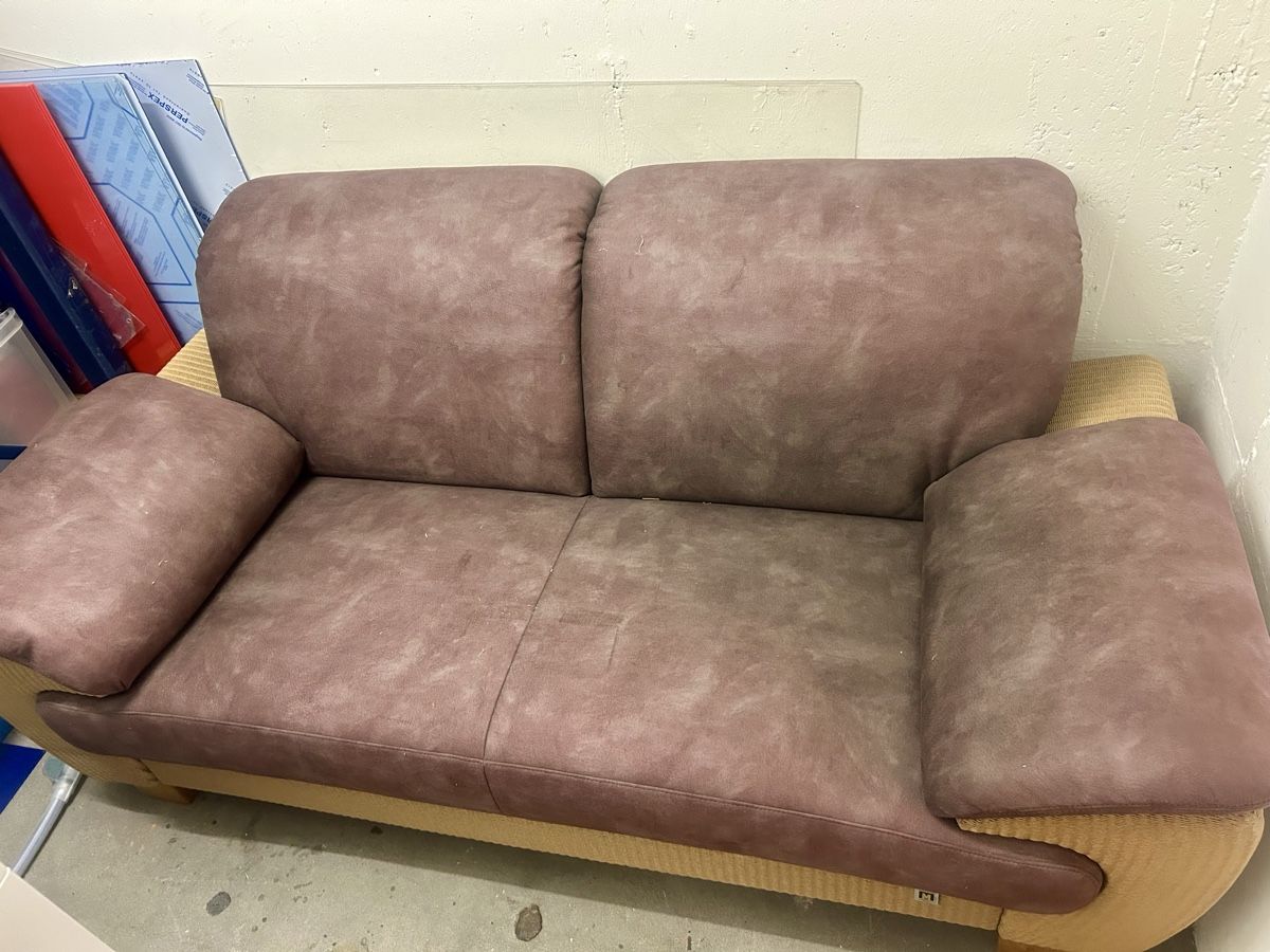 Sofas: [ANTIK]: 2er Sofa in braun – Neu (gemäss Beschreibung) aus Arni AG von CreaFlex
