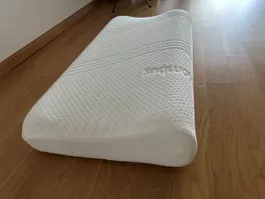 Nackenkissen weiss, kaum gebraucht