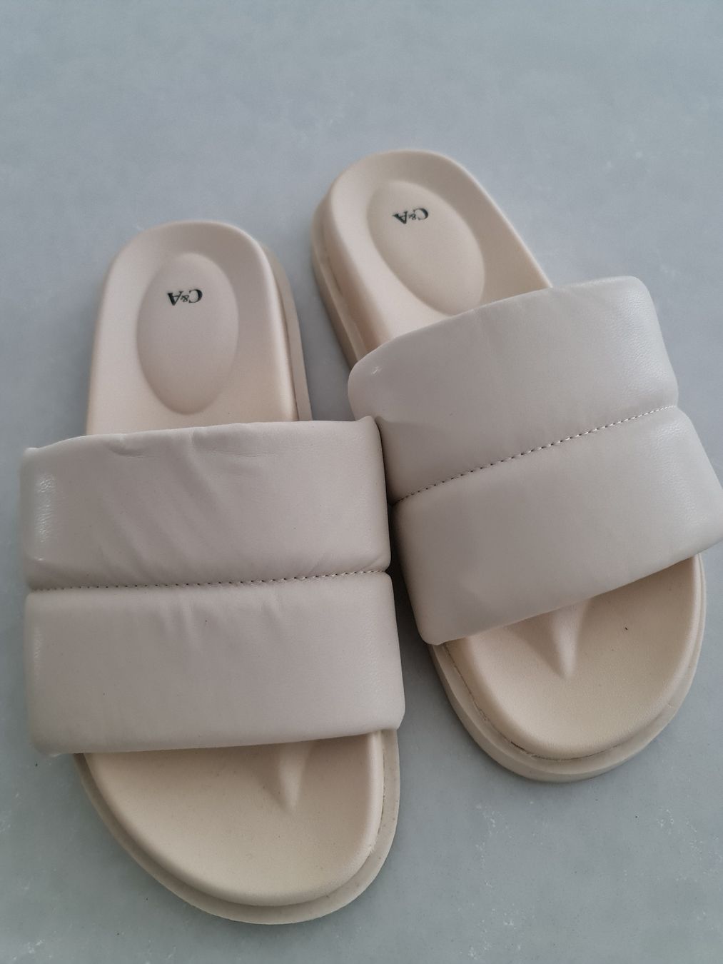 C&A Damenschuhe: C&A Pantoletten in Beige, Grösse 39 – Gebraucht aus Bülach von Rommar 1