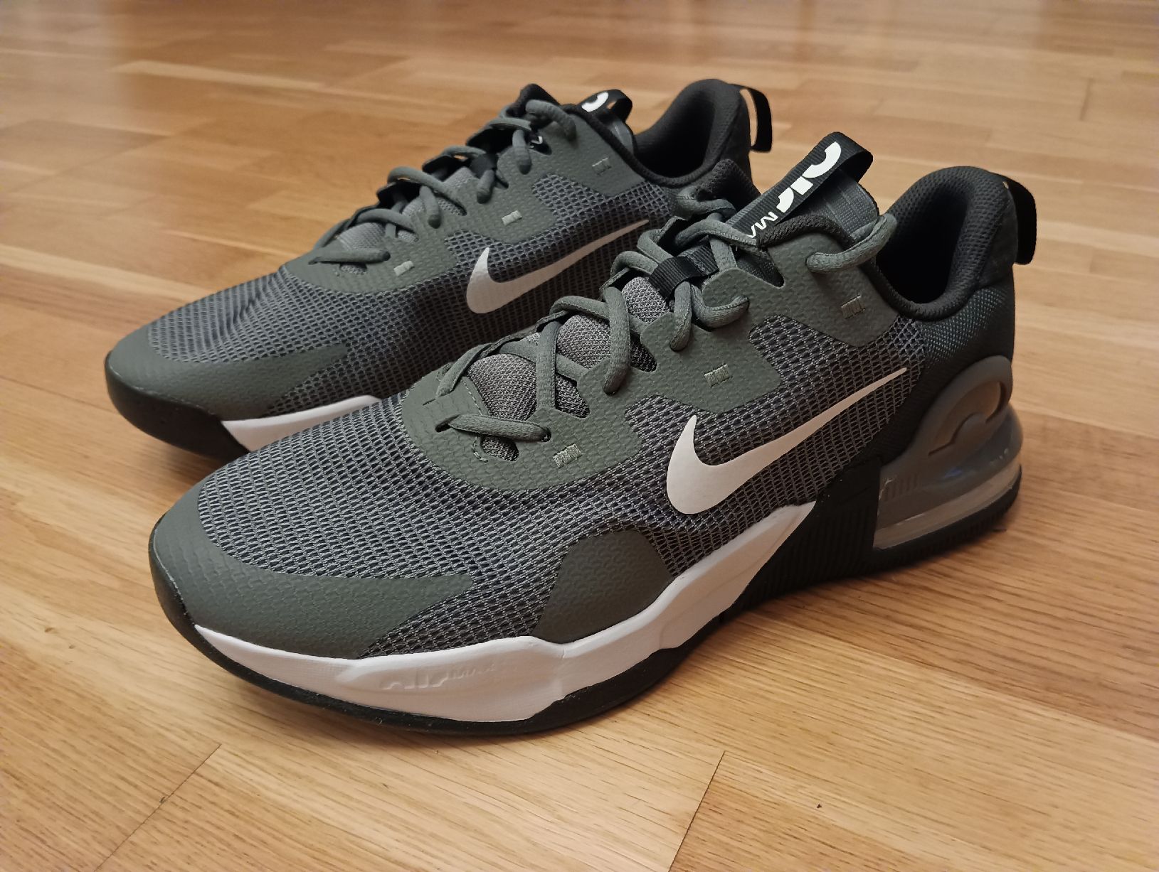 Nike Scarpe da uomo: NIKE AIR MAX ALPHA TRAINER 5 Grösse 45.5 – Nuovo e nell'imballaggio originale da Densbüren venduto da H-76