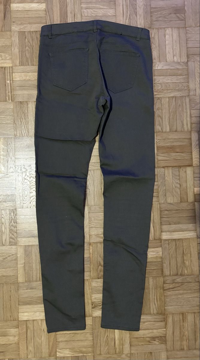 H&M Pantaloni: Pantalon H&M vert taille 38 – Nuovo (secondo la descrizione) da Bernex venduto da mar_82vn 1