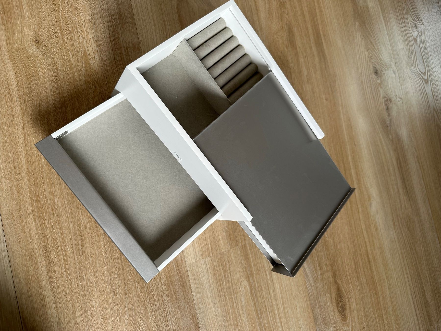 Altro per la casa: Schmuckkasten von Umbra Design – Usato da Einsiedeln venduto da bet_6nlq