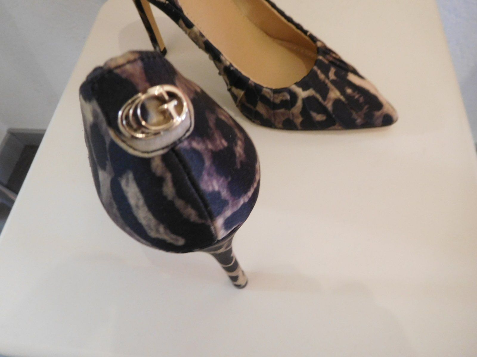Guess Damenschuhe: GUESS Wunderschöne High Heels Pumps Gr. 35 NEU – Neu (gemäss Beschreibung) aus Holziken von Rupe 1