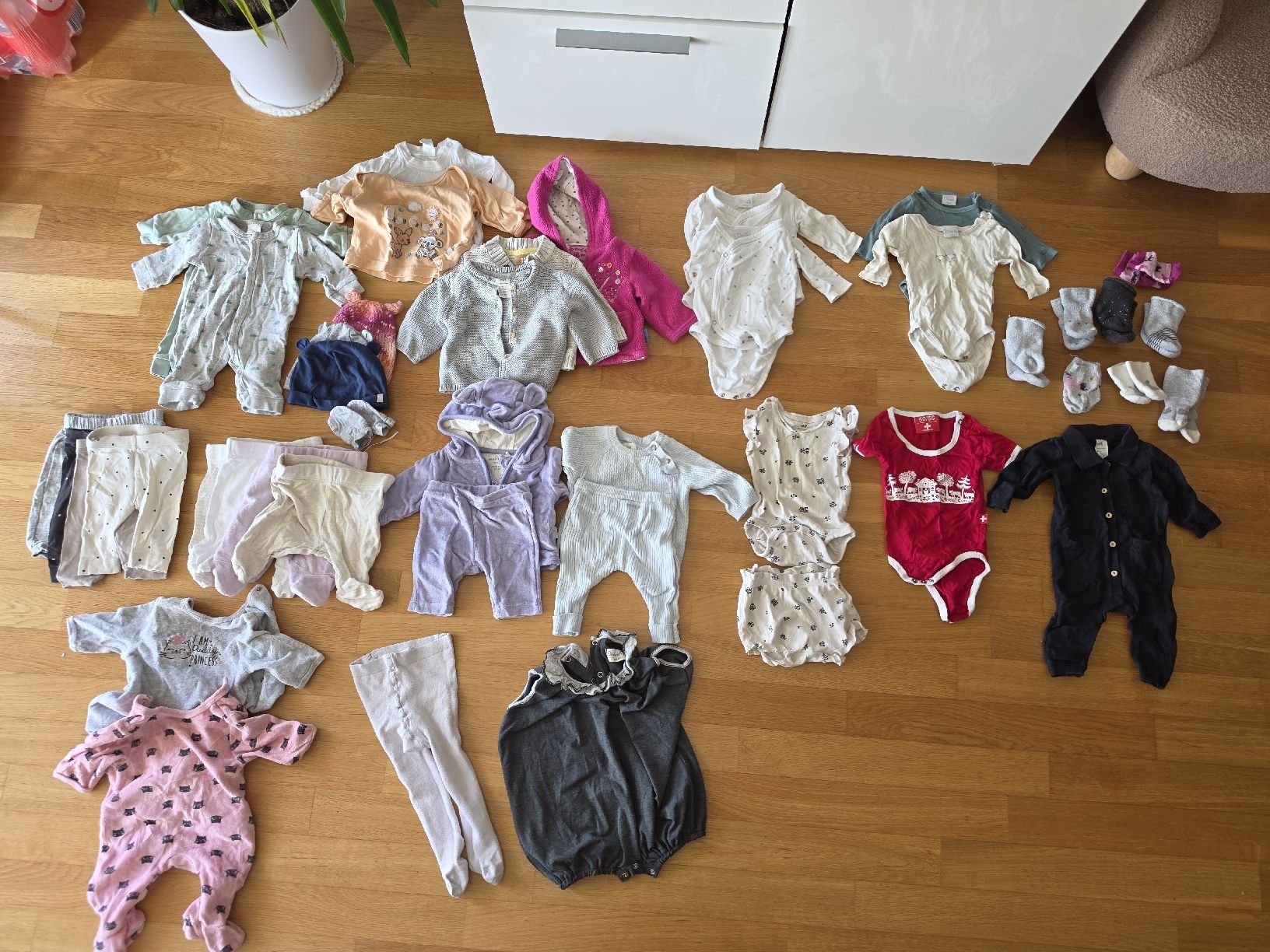 Kleiderpakete: Babykleider Grösse 50-56 – Gebraucht aus Oberburg von Flipper86
