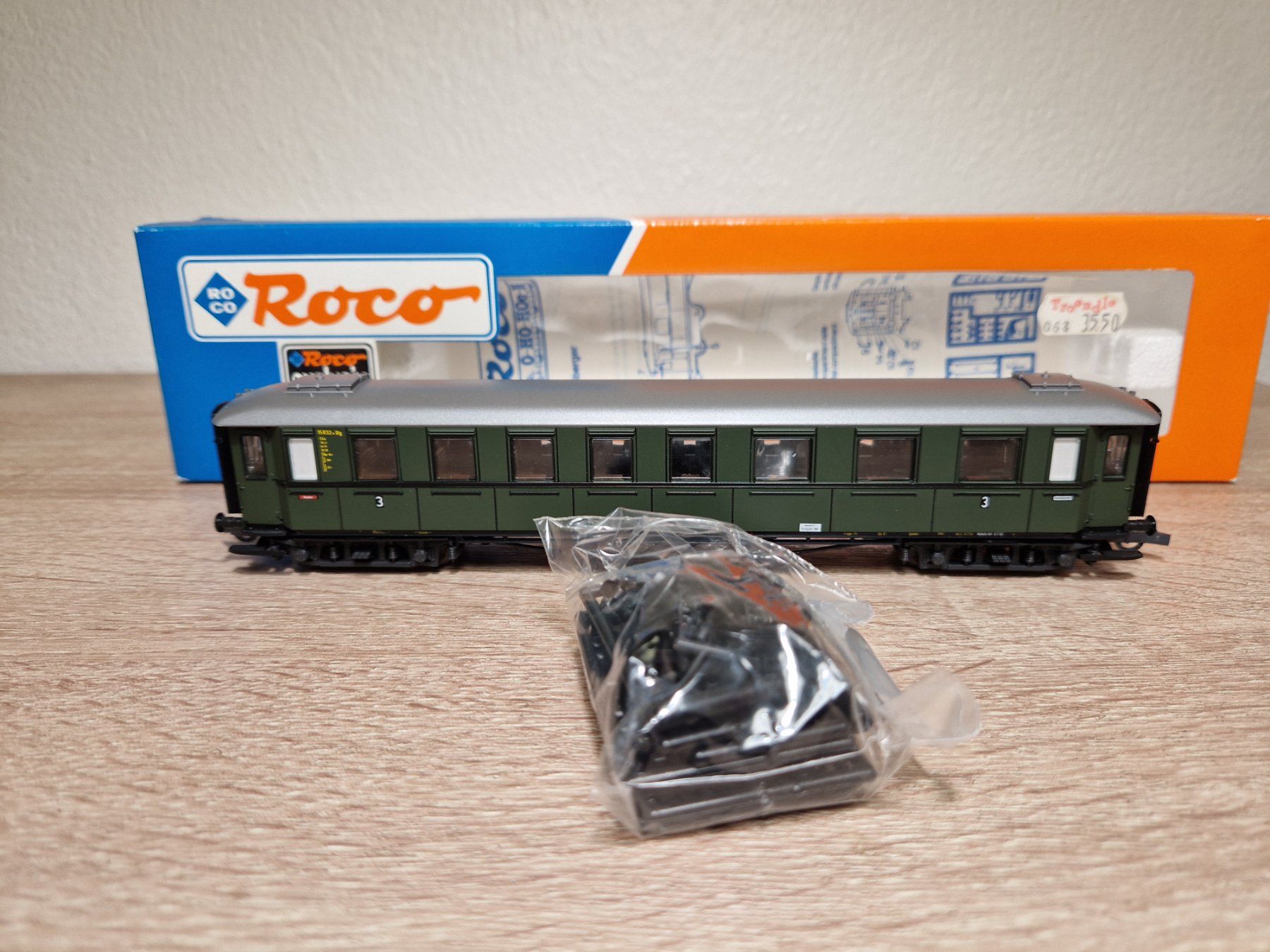 Roco Modellini di ferrovie: Roco 44539 Personenwagen 3.Kl DB H0 – Usato da St-Aubin-Sauges venduto da tantome 5