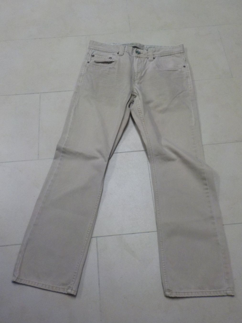 Jeans: Jeanshose biege, Grösse 33/30 (2) – Gebraucht aus Muri b. Bern von Silberdolphin
