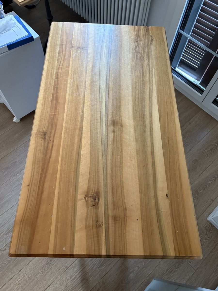 Tables: 1 Beizertisch, mit Gusseisernen Füssen – D'occasion à Neerach par Sirheinz