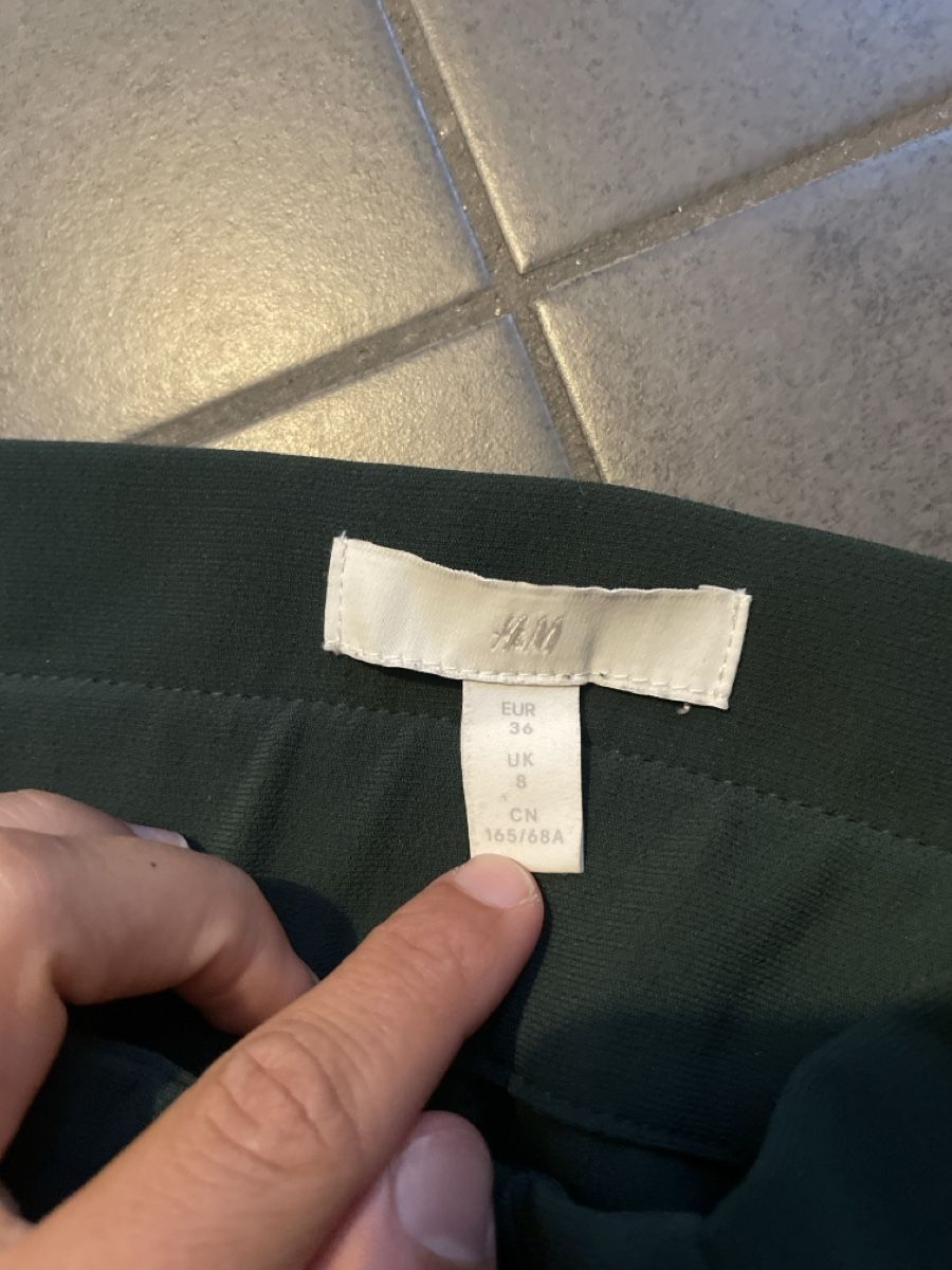 H&M Pantaloni: Pantalon H&M vert taille 36 – Usato da Cressier NE venduto da leiestla 3