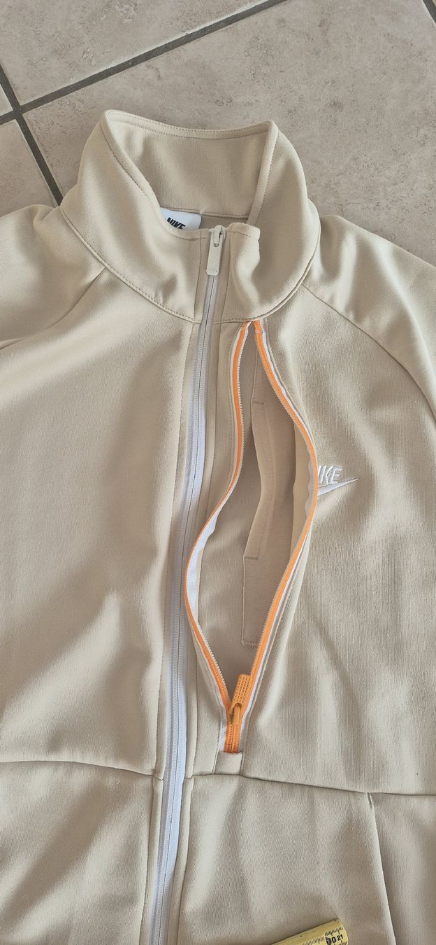 Nike Giacche: Veste Nike taille L, beige et orange – Usato da Moutier venduto da mar_7nrw 8