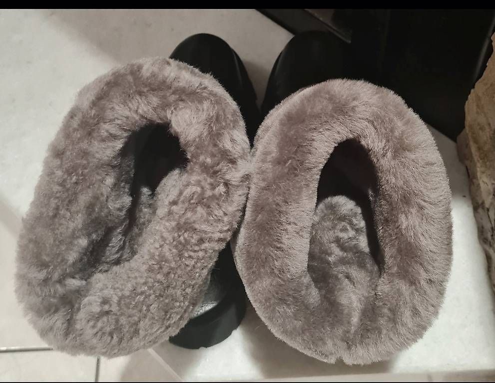 Scarpe da donna: Lammfell Stiefel neuwertig  – Nuovo e nell'imballaggio originale da Boniswil venduto da san_hv7v 1