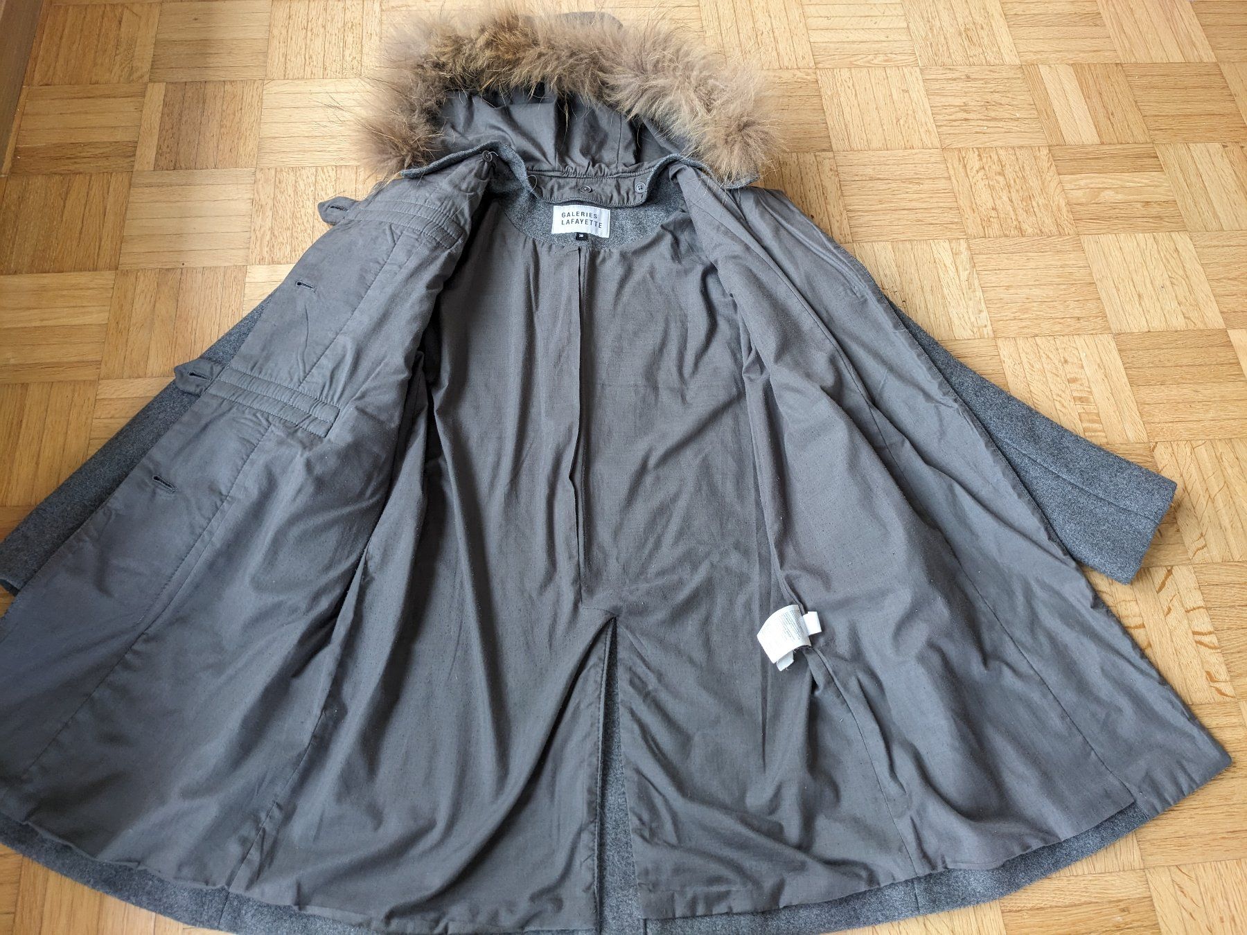 Cappotti: Galeries Lafayette Wollmantel mit Echtfell 36 – Usato da Lengnau AG venduto da Nathi88 5