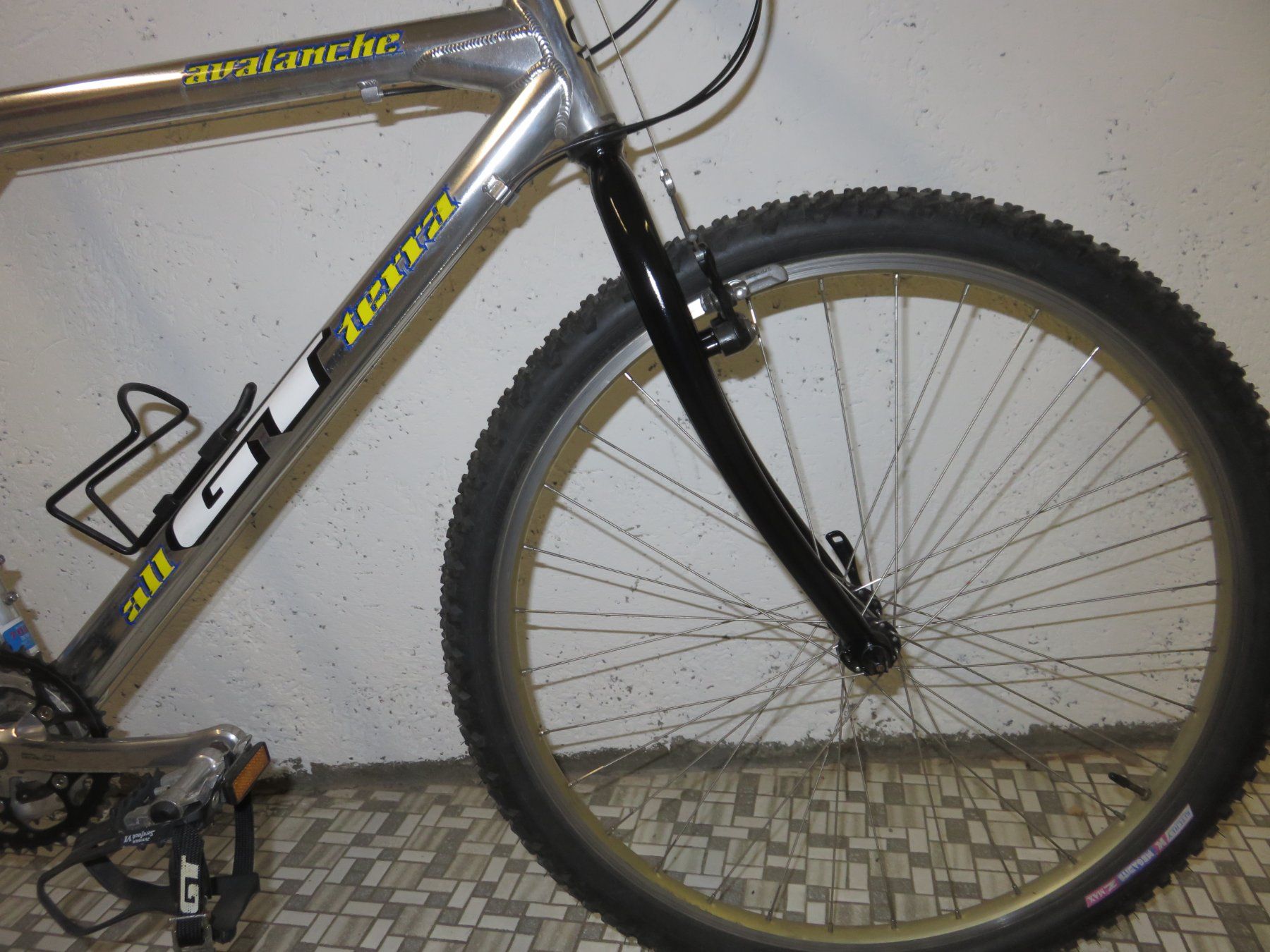GT Velos: GT Avalanche MTB Retro Kult – Gebraucht aus Ammerswil AG von  3