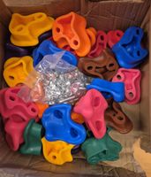 Klettergriffe Set bunt mit Schrauben, guter Zustand