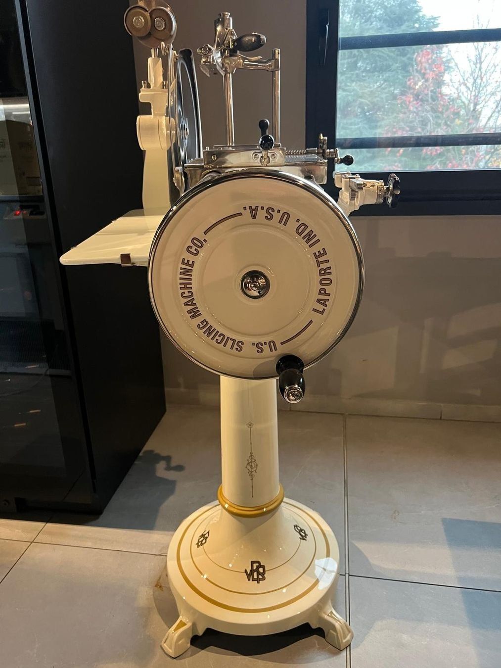 Berkel Elettrodomestici da cucina: U.S. Berkel Modell 7 Restauriert - Creme/Gold mit Sockel – Nuovo (secondo la descrizione) da Biasca venduto da Nicolas.Ney 5