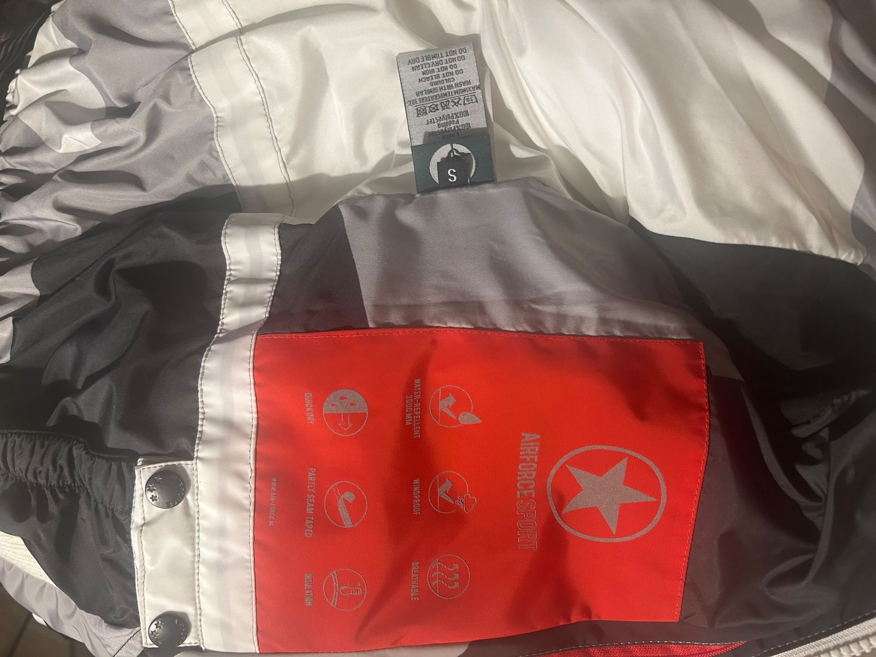 Giacche: Pretty Airforce Ski-jacket – Usato da Küsnacht ZH venduto da saluki12 4