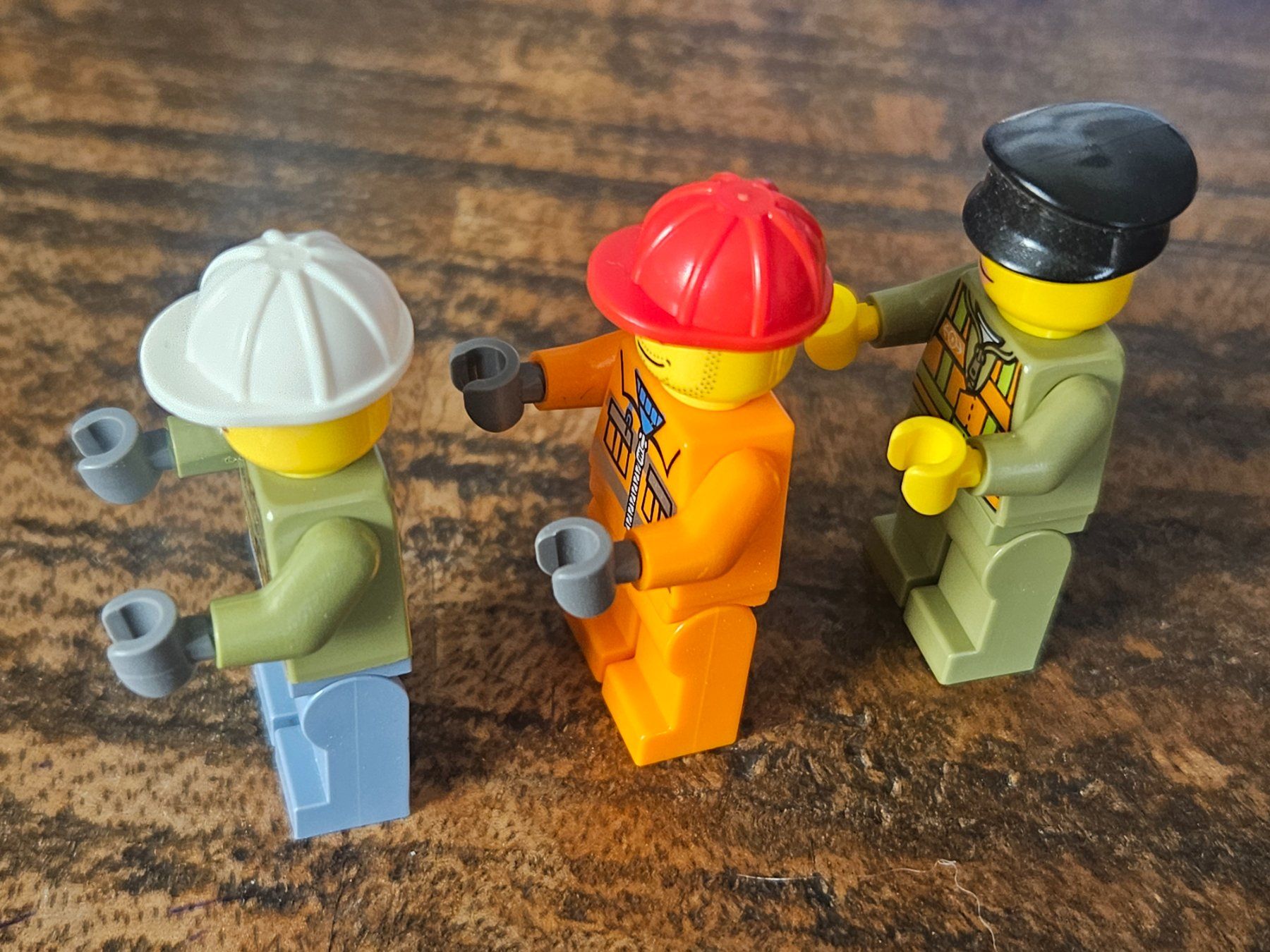 Lego Kit di costruzioni: lego lot de 3 figurines – Usato da Confignon venduto da Ecrofigs 2