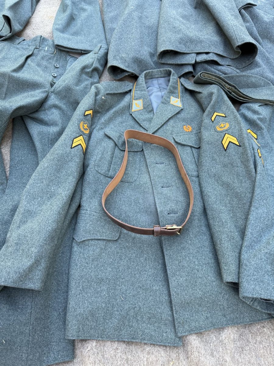 Schweizer Armee Uniformen: Lot uniforme adj Poste - Armée Suisse – Gebraucht aus Fribourg von Ardoffel 1