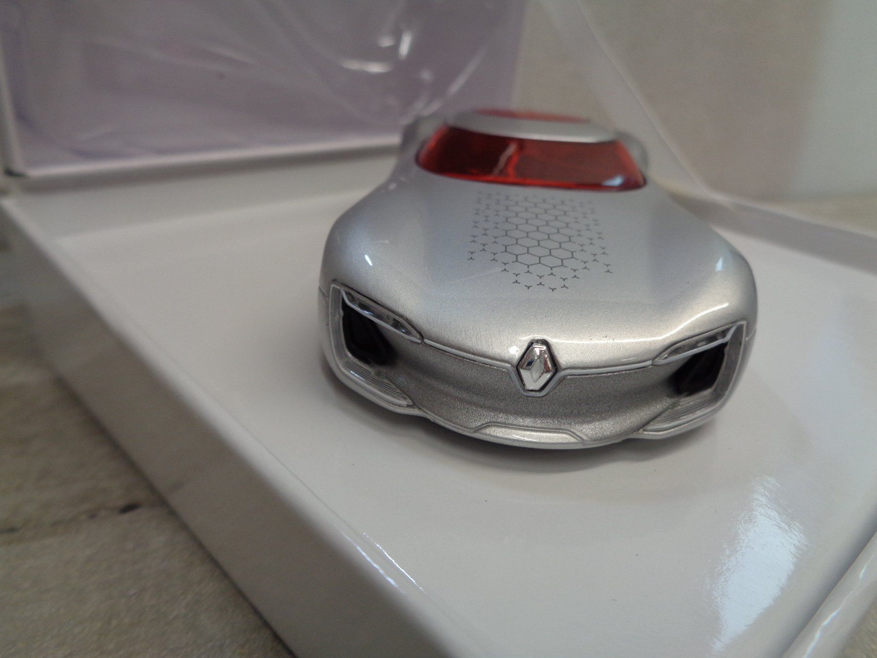 Renault Modellini d'auto: Norev 1:43 Prototype Renault Trezor – Nuovo e nell'imballaggio originale da Reconvilier venduto da rallycar 3