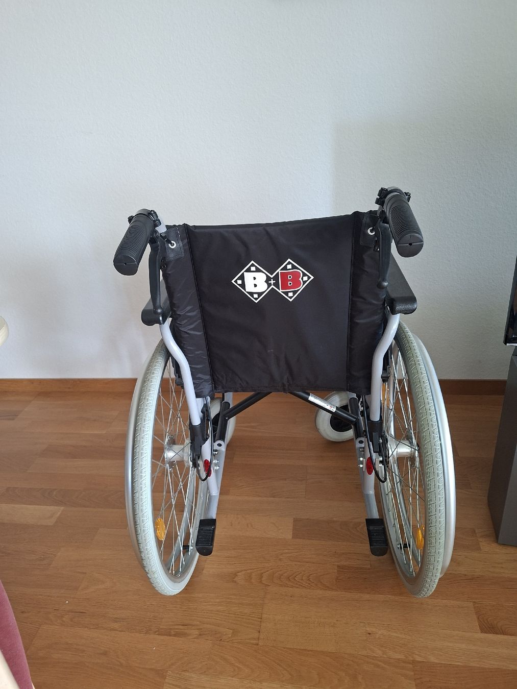 Sedie a rotelle: Rollstuhl wenig gebraucht mit Sitzkissen – Usato da Jegenstorf venduto da Bergeran 1
