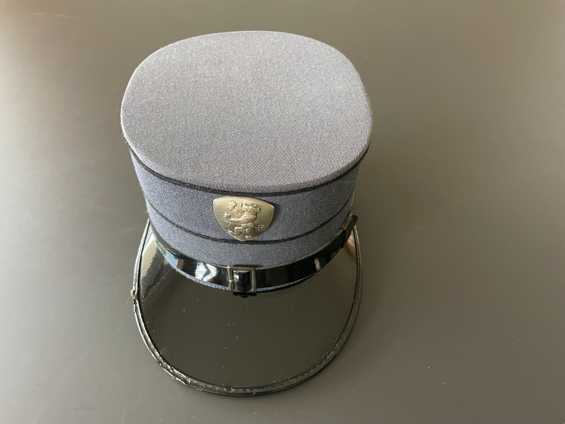 Copricapi, berretti & cappellini: Polizeimütze – Usato da Wangen SZ venduto da KAM07