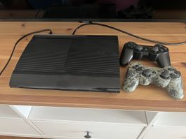 Playstation 3 Slim + 3 Kontroller