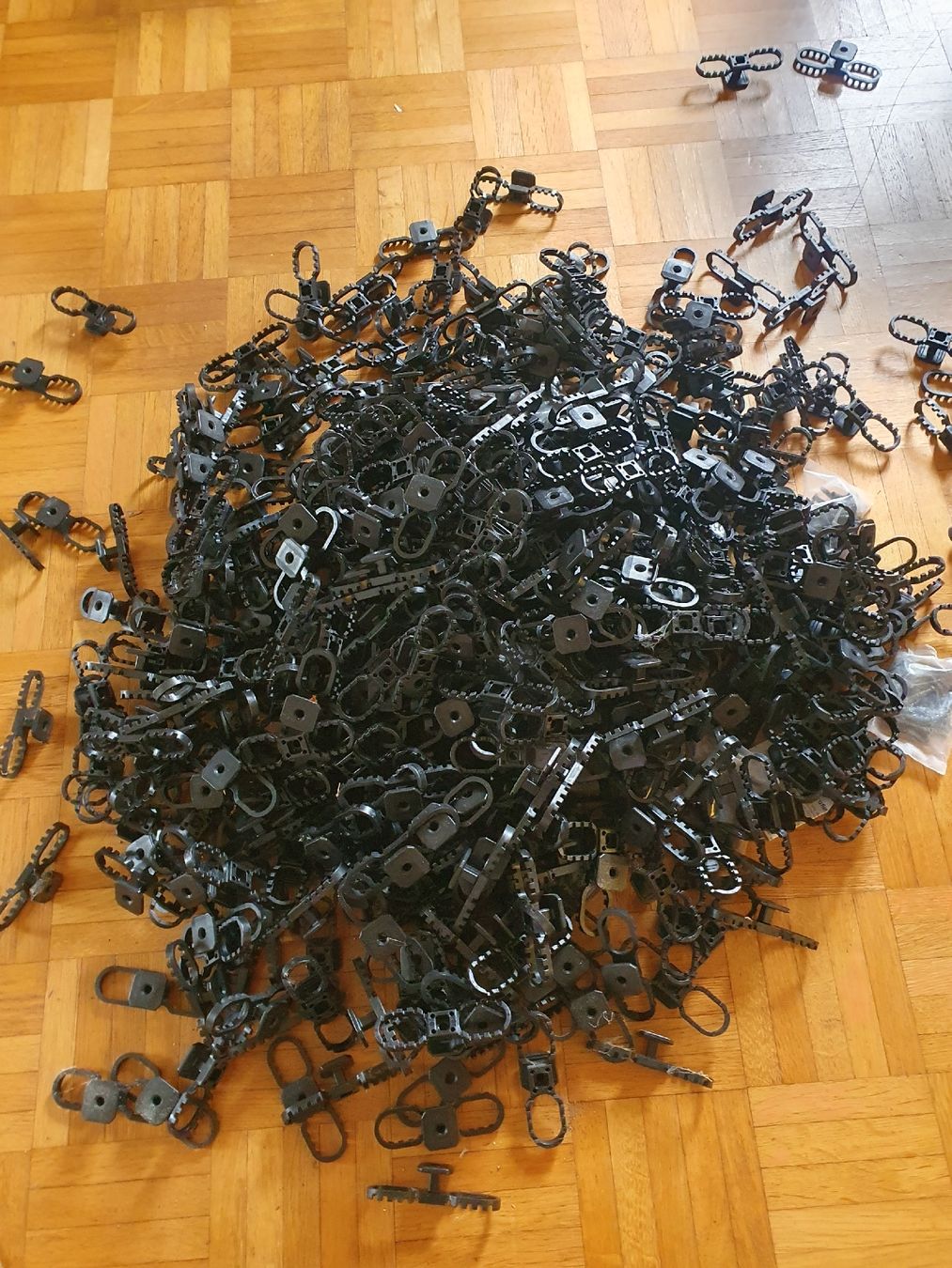 Supporti a parete: Terraflex Abstandhalter Terassendielen – Nuovo (secondo la descrizione) da Untersiggenthal venduto da Bmige 4