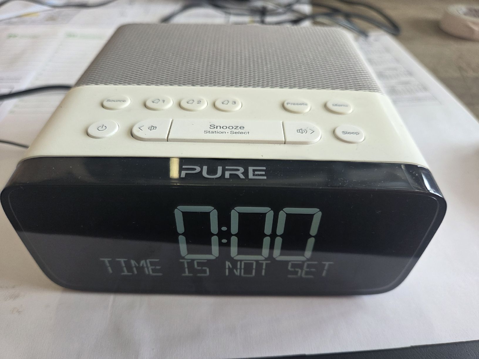 Radios: Pure Siesta Rise Radio Wecker - Top Zustand! Tolles Design. – Gebraucht aus Flawil von Hamdia12