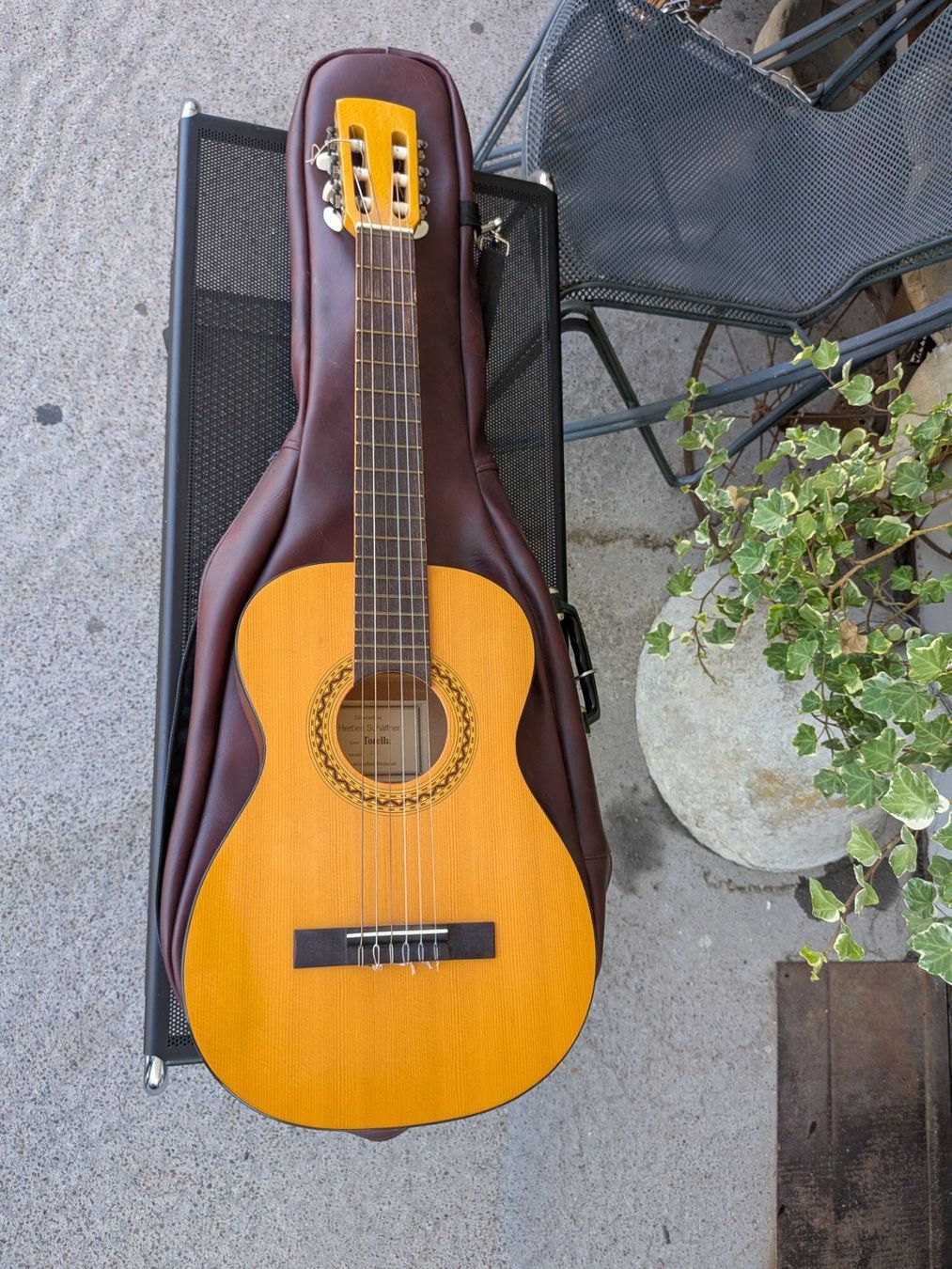 Musikinstrumente: Gitarre Herbert Schäffner Serie Torella Model 40 – Gebraucht aus Emmen von Brockofsky
