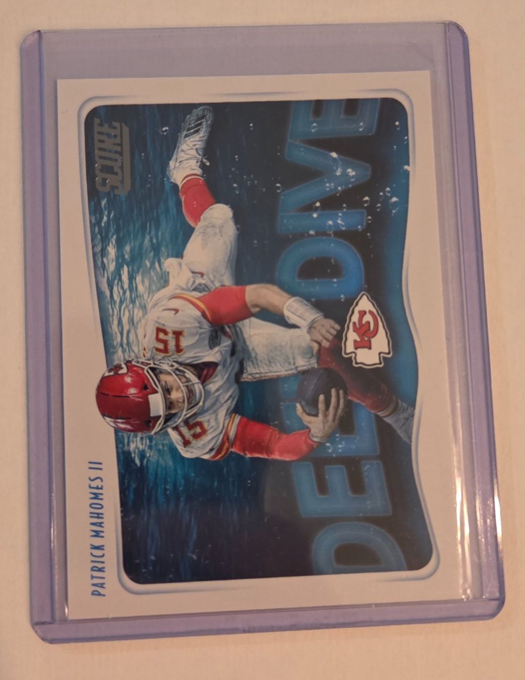 Panini Carte collezionabili: Patrick Mahomes Deep Dive 2020 Panini Score Chiefs – Usato da Oberrüti venduto da Swiss_Drone