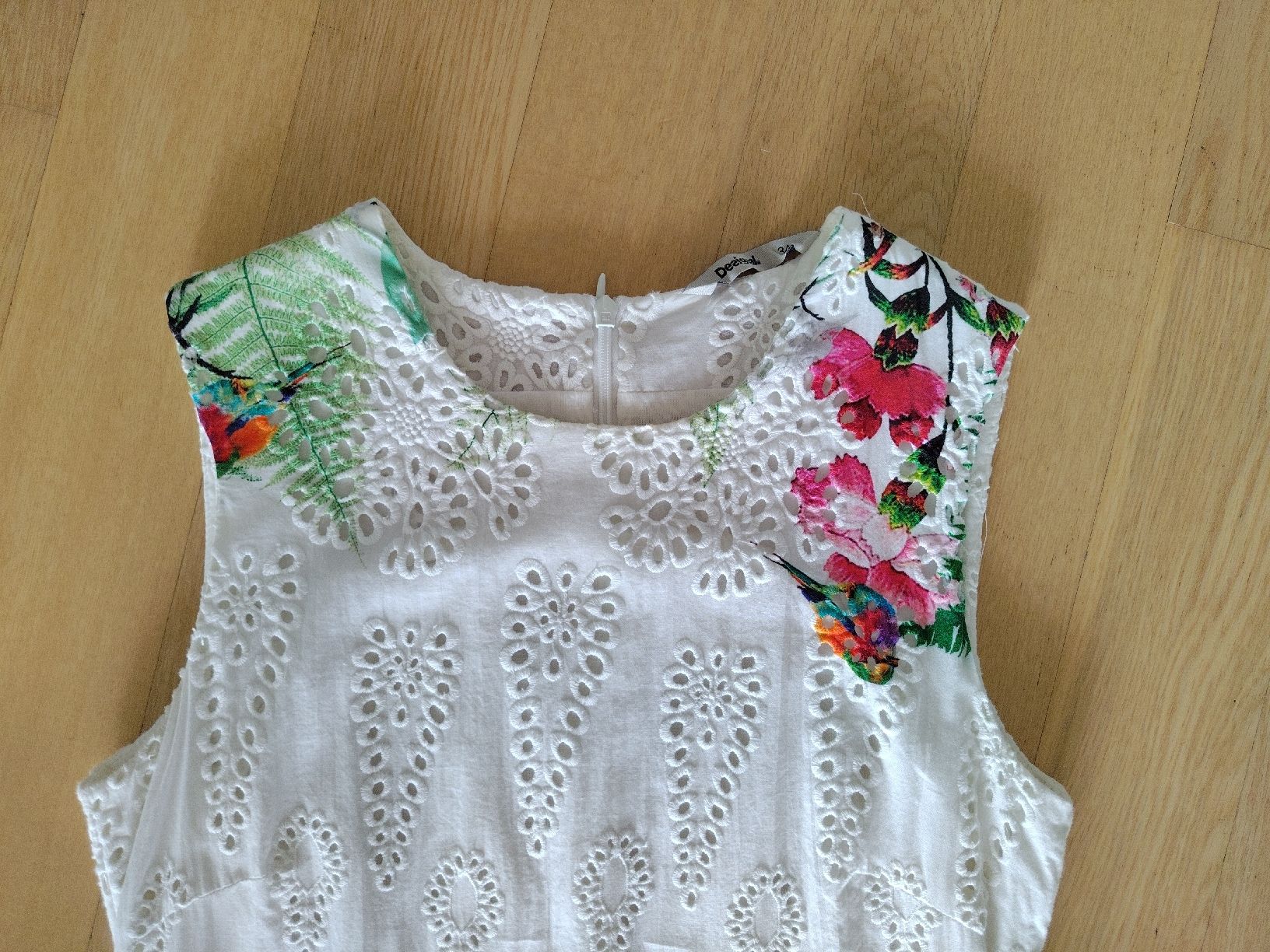 Desigual Vestiti: DESIGUAL Etui-Kleid weiss/bunt Taille 34 – Usato da Buchrain venduto da QueenyHE51 2