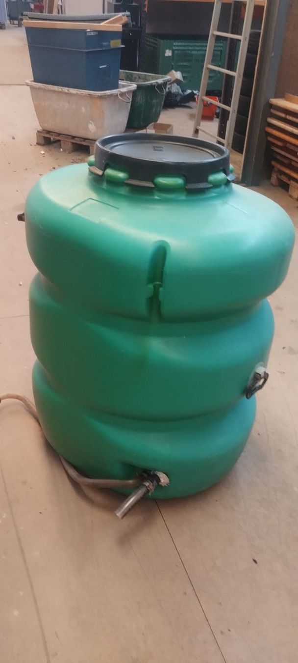 Bewässern & Giessen: Regentonne 500 Liter – Gebraucht aus Biessenhofen von Holzblitz1 1